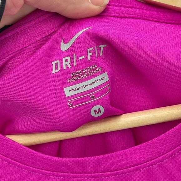 Nike Women's T-Shirt Dri-Fit Crew Neck Short Sleeve Magenta Pink Size Medium - Picture 7 of 10